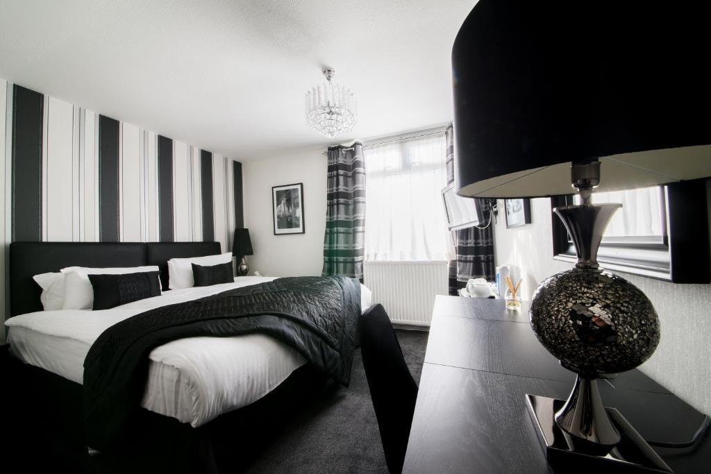 The Burnside Hotel Glasgow Room photo